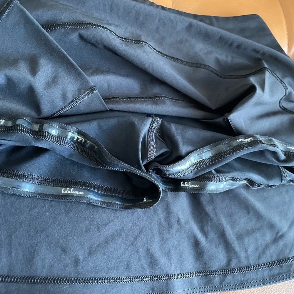 🔥Lululemon Athletica black skort. Size 4. Like new/ barely worn - Picture 13 of 14